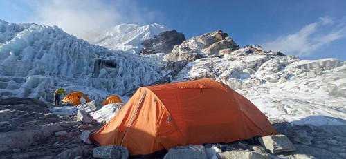 SHERPINI COL 6100M ET AMPHULAPTSA VIA CAMP DE BASE DE MAKALU